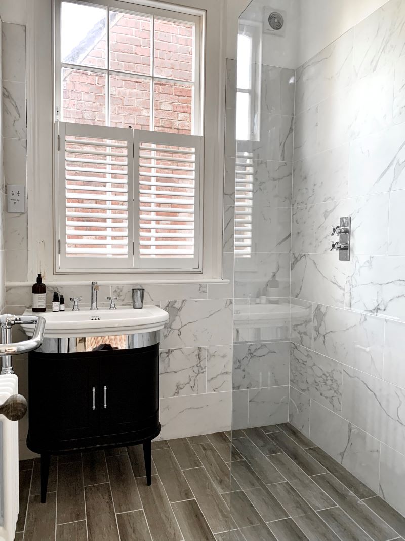 Traditional wetroom - Marble