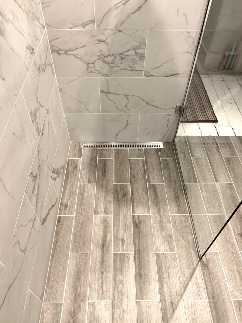 Traditional wetroom - Marble